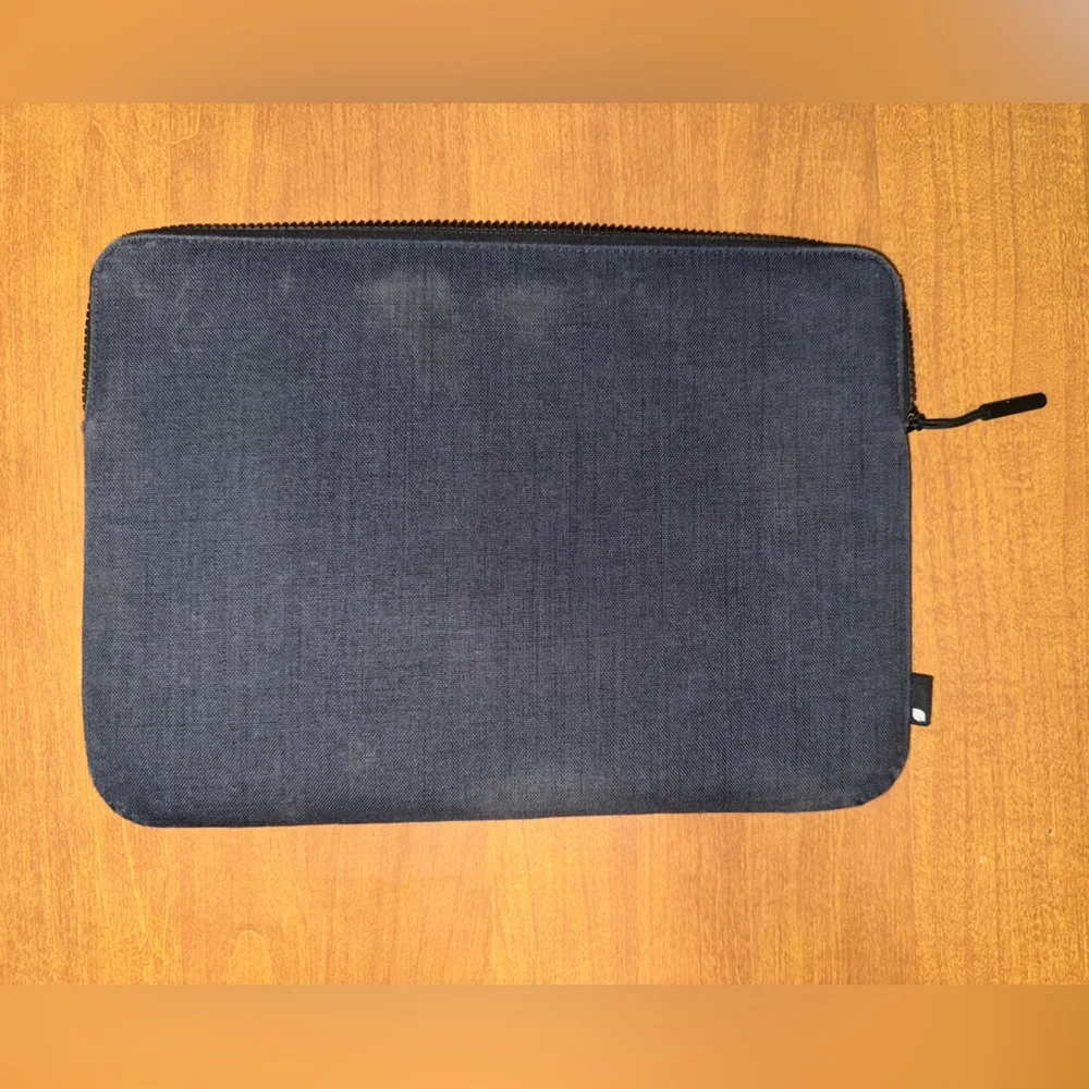 Incase Laptop Sleeve